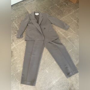 Jones New York Vintage Pantsuit Women’s Gray  Size 12P Petite